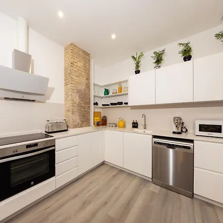 Portrait Boutique Apartment *