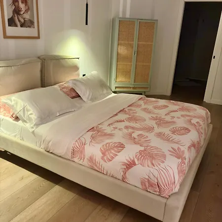 Mestalla Flats & Rut