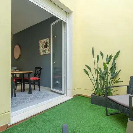 Chic & Comfortable Apartment, Private Terrace 4* Валенсия