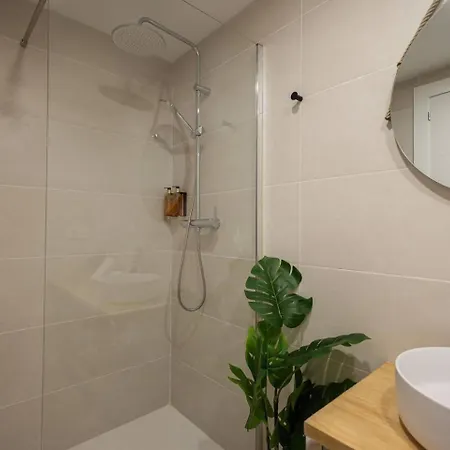 Estudio Con Altillo En Malilla Cerca De La Fe Apartment *