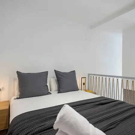 Apartment Estudio Con Altillo En Malilla Cerca De La Fe