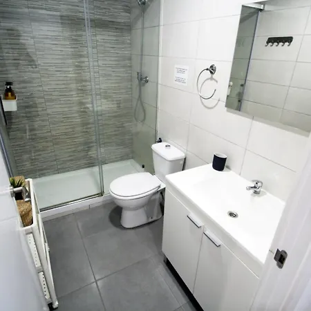 Ross - Flat With The Amenities *