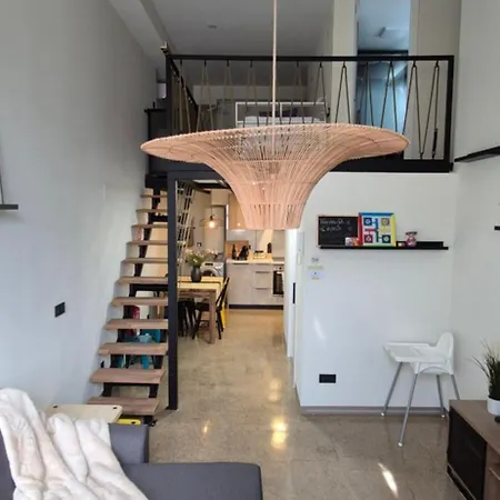 Excepcional Amplio Apartamento Industrial Fallas Hasta 6, Wifi Gratis Cuna * Valencia