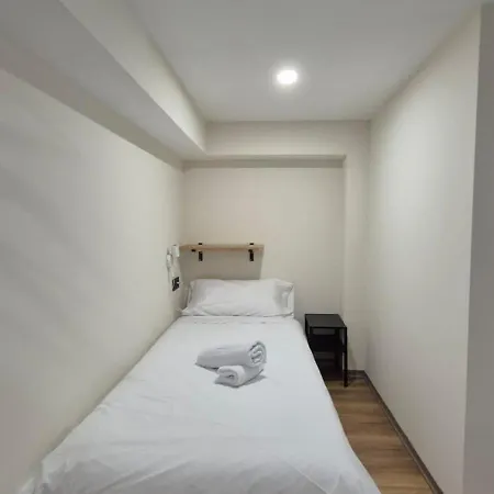 Excepcional Amplio Apartamento Industrial Fallas Hasta 6, Wifi Gratis Cuna Valencia