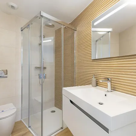 Apartup Port Marina Azura