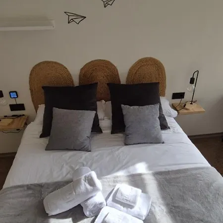 Excepcional Amplio Apartamento Industrial Fallas Hasta 6, Wifi Gratis Cuna