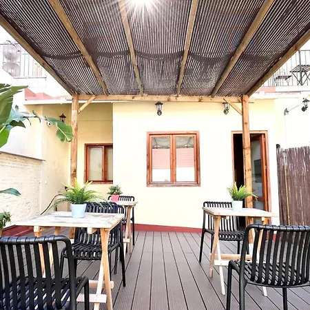 فندق مبيت وإفطار Bird House 3*