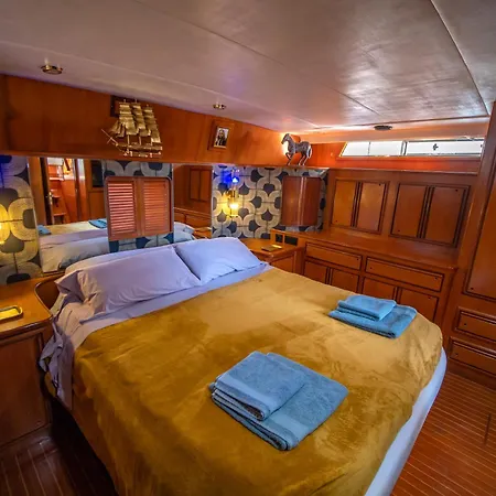Bateau-hôtel Master&commander
