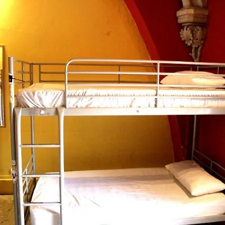 Feetup Backpackers Valencie