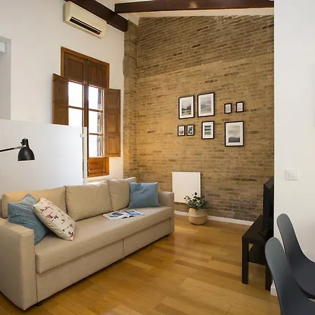 Singularstays Quevedo * Valence