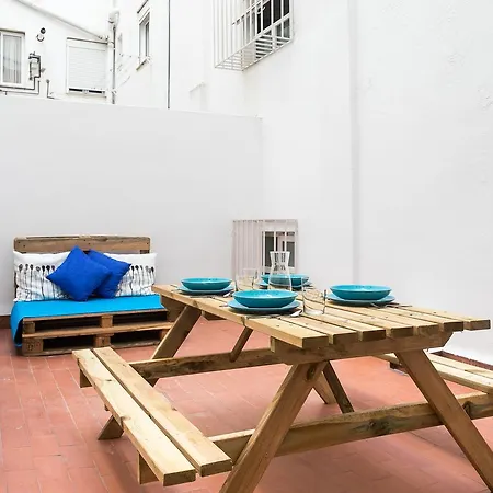 Apartup Ayora Garden Valence
