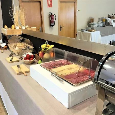 毕加索广场公寓 公寓 *