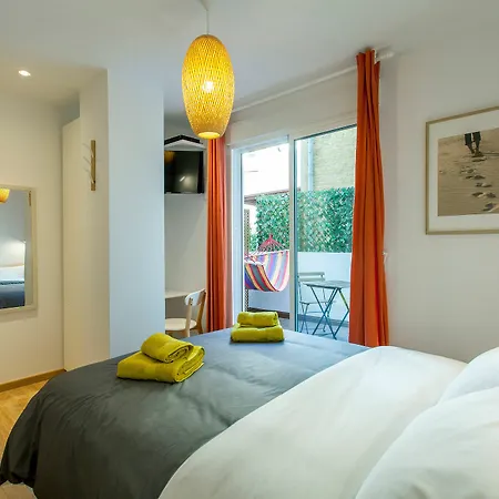 Garden Bed & Breakfast 2*