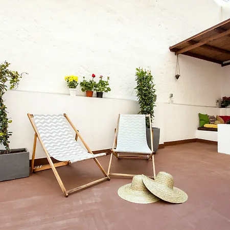 Garden Bed & Breakfast 2*
