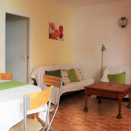 Apartamento Con Terraza Al Lado De La Playa