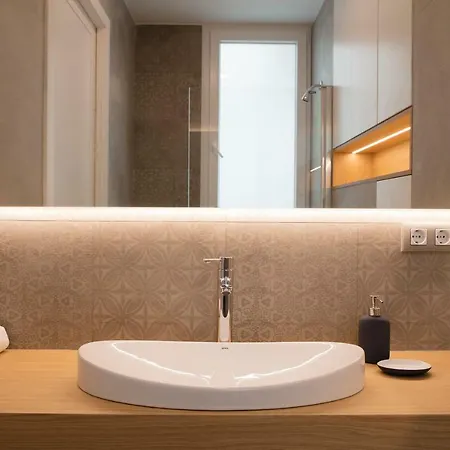 Florit Flats - Chic And In A Lively But Quiet Area Walking Distance 瓦伦西亚