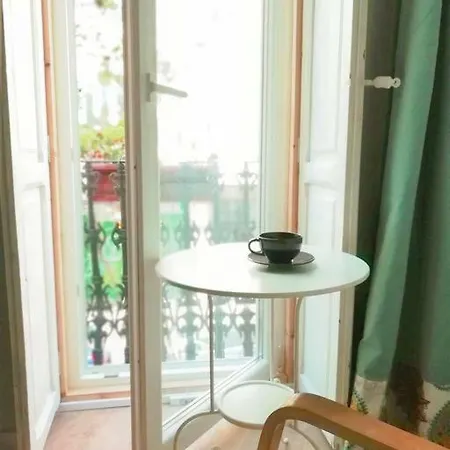 Apartman 47 Carrer De Cadis, Puerta 1