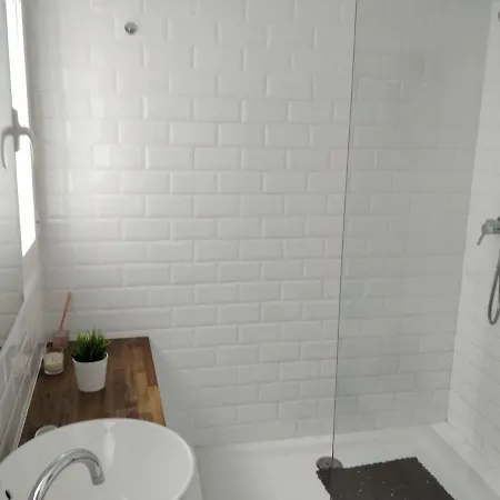 Cerca De La Playa Y Ciudad De Ciencias *