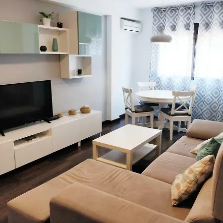 Cerca De La Playa Y Ciudad De Ciencias *