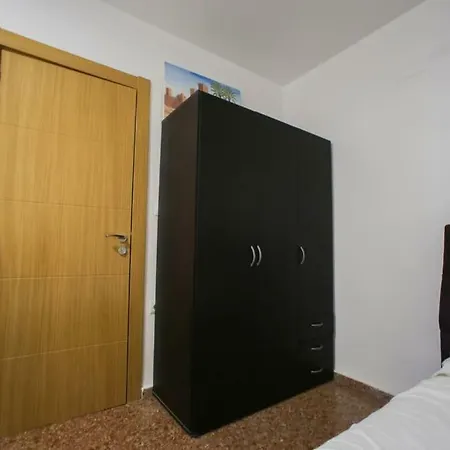 Ravalencia Ii Bed and Breakfast *