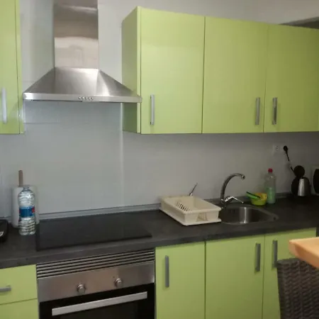 Apartman 47 Carrer De Cadis, Puerta 1