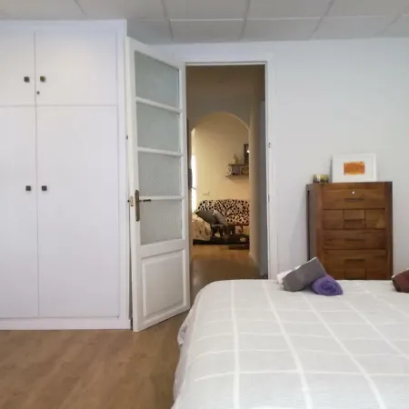 Apartman 47 Carrer De Cadis, Puerta 1 *