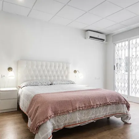 47 Carrer De Cadis, Puerta 1 Apartman