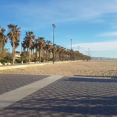 شقة Malvarrosa Beach