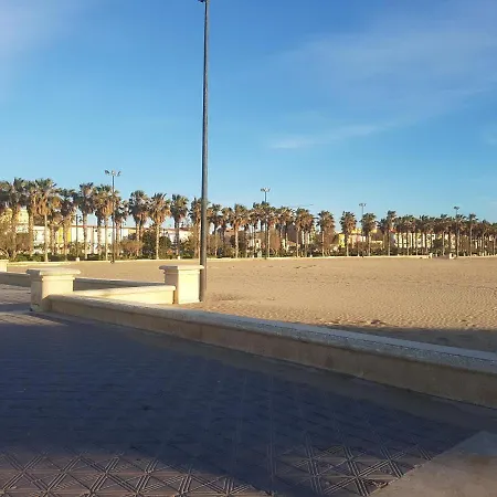 شقة Malvarrosa Beach