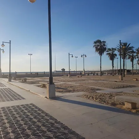 Malvarrosa Beach شقة