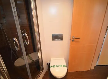 Galileo Flats - Palacio De Congresos Hotell