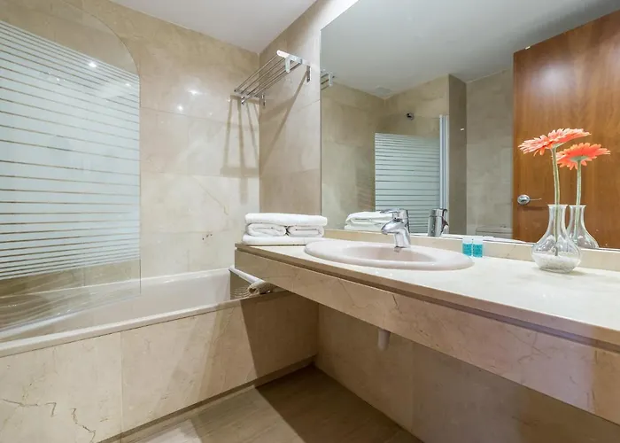 Travel Habitat - Ciudad De Ciencias * Valencia