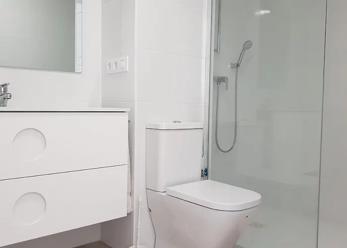 Picasso Near The Port And فالنسيا