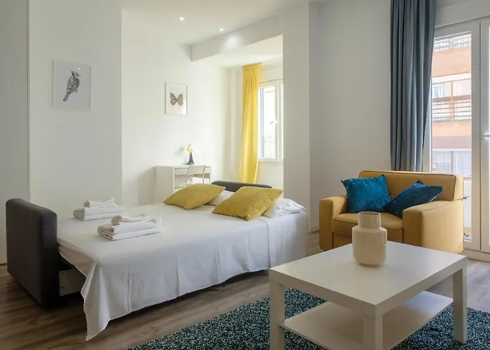 아파트 Bright, Brand New & Very Comfortable *