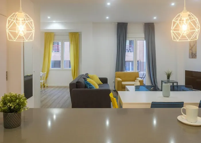 Bright, Brand New & Very Comfortable 발렌시아