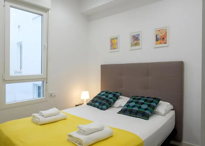 Bright, Brand New & Very Comfortable