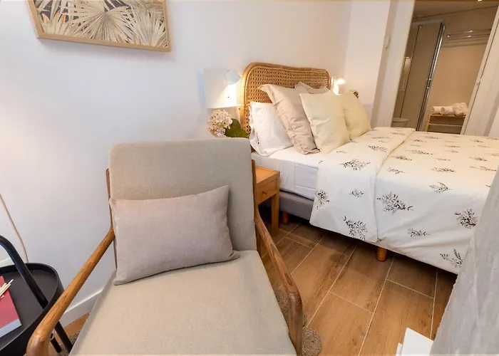 Apartup Opera Loft شقة