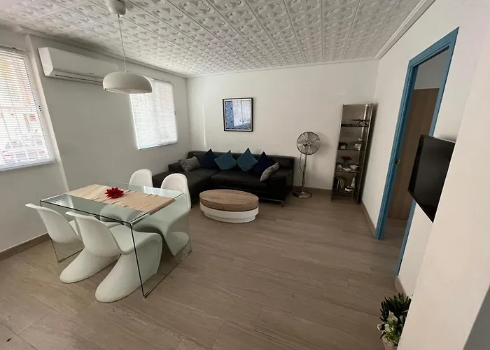 Modernized 3-bedroom Flat 500m To The Apartamento Valencia