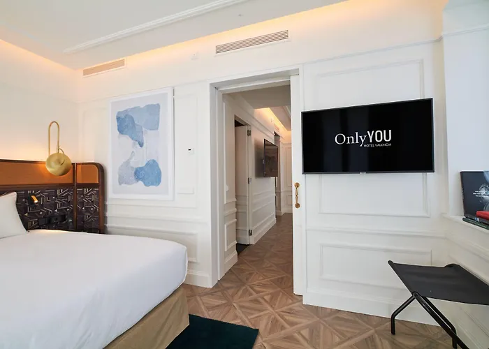 Hotel Only Valence