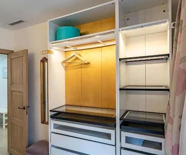 Central Luxury Flat With Free Parking *