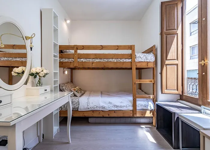 Central Luxury Flat With Free Parking