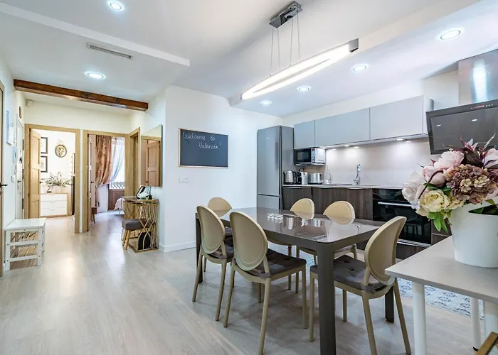 Central Luxury Flat With Free Parking Διαμέρισμα *