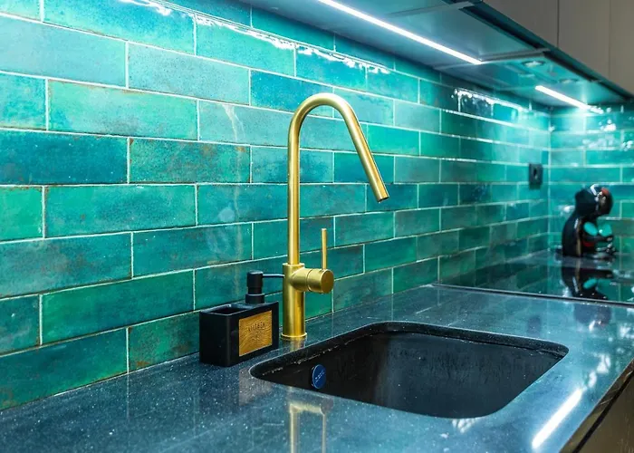 Deluxe - Aiora 발렌시아