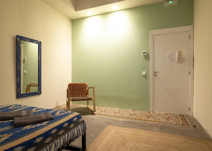 Bird House فالنسيا