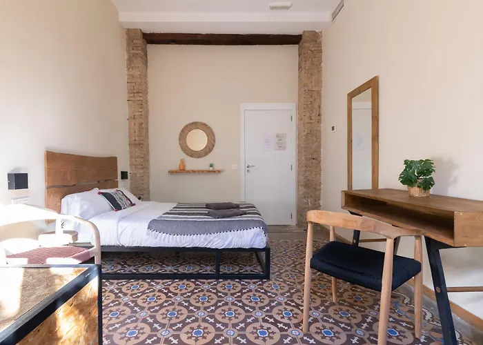 Bird House فالنسيا