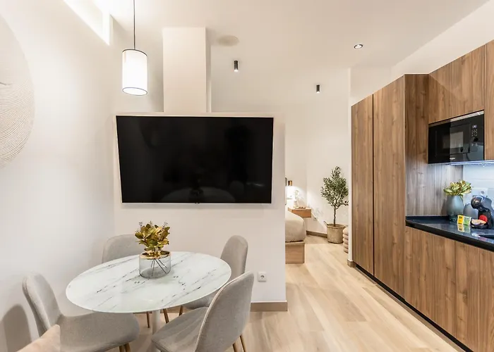 아파트 Deluxe - Aiora