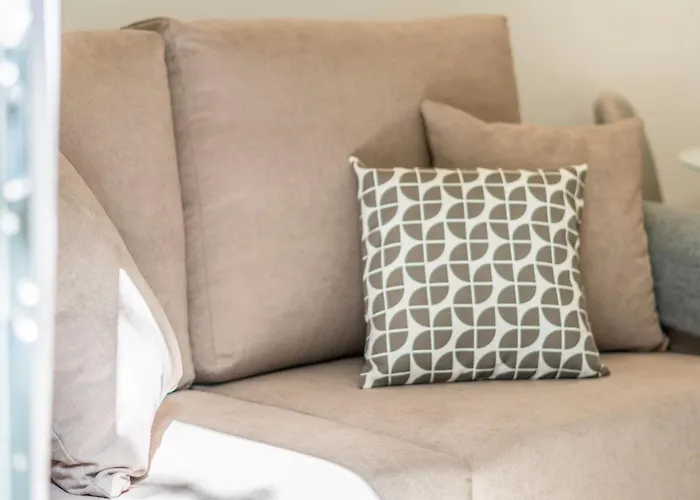 Deluxe - Aiora 발렌시아