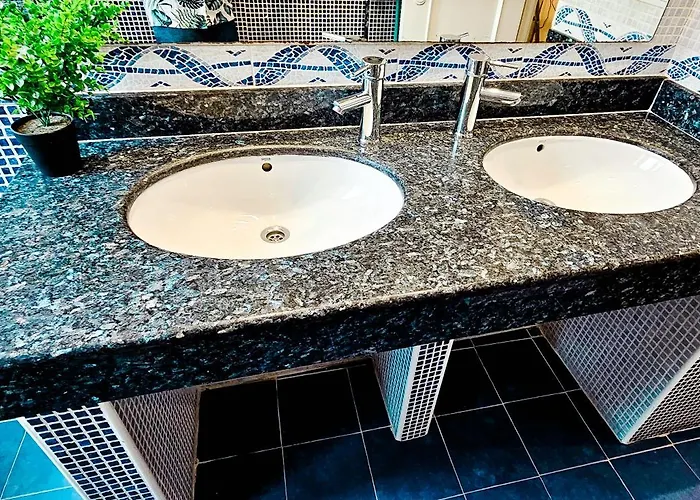 Bright Apt With Balcony Between Beach & Center 6P Lejlighed Valencia