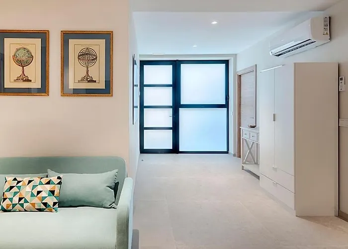 Portal De Ruzafa 4 *