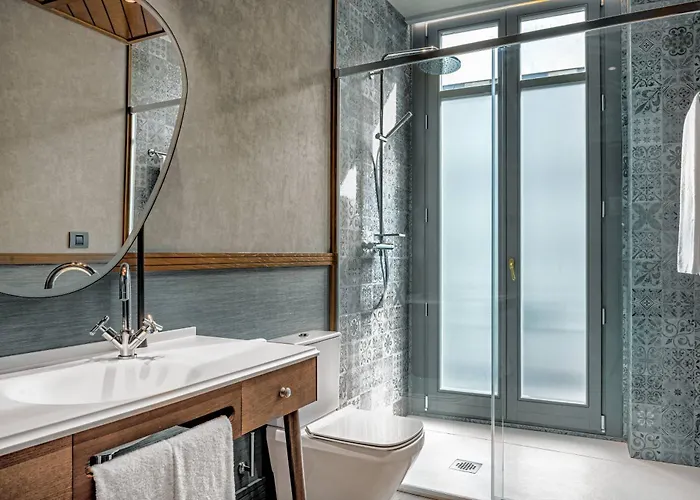 Palacio Santa Clara, Autograph Collection